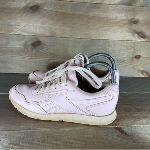 Reebok classic Womens size 7.5 shoes pink leather low top sneakers